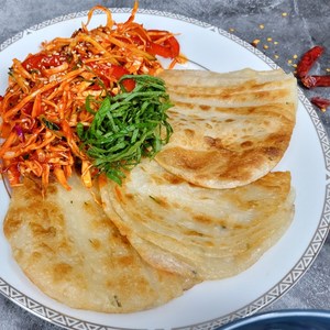 그때그맛그대로 전통 대구 납작비빔만두 20봉 60장+특제비빔소스 500g 세트, 1세트, 1.34kg