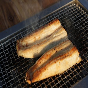 강화명가장어 민물 장어 구이 풍천장어 초벌 구이 직화 집에서 장어구이 1kg, 2개, 1kg(초벌 후 500g)