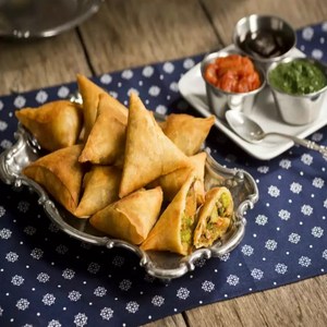 S.N. FOOD 냉동 야채 사모사(만두) (FROZEN VEGETABLE SAMOSA) 400g, 1개