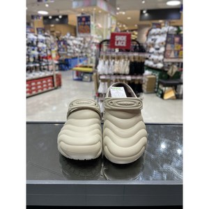 [ABC마트] 크록스 CROCS 클래식 라인드 오버퍼프 클로그 CLASSIC LINED OVERPUFF CLOG CRS210059 (MOTH)