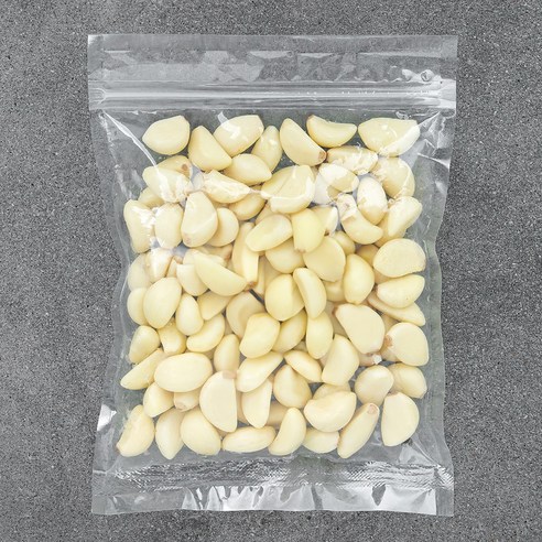다지거나 얇게 넣어 국물 향을 살리기 좋은 깐마늘로, 손질 시간을 줄여 평일 저녁 준비에 편합니다. - 1