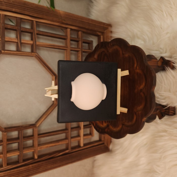 [블루밍글로우]미니 달항아리 석고 방향제 액자 10cm 원목 이젤 포함 인테리어 소품