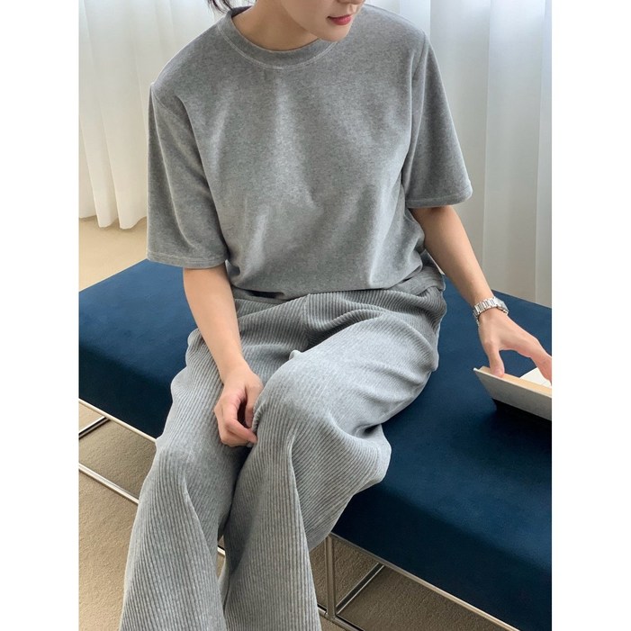 레이디라라 fw여성 벨로아 반팔 라운드 심플 티셔츠 레이디라라 fw여성 벨로아 반팔 라운드 심플 티셔츠