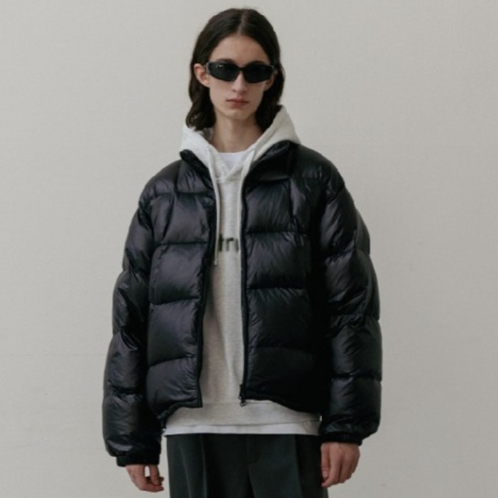 컨스트럭션 글로시 리버서블 덕다운 점퍼