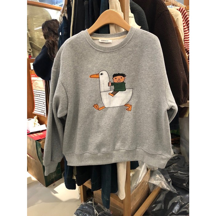 윈터 덕클링 벨벳 스웨트셔츠