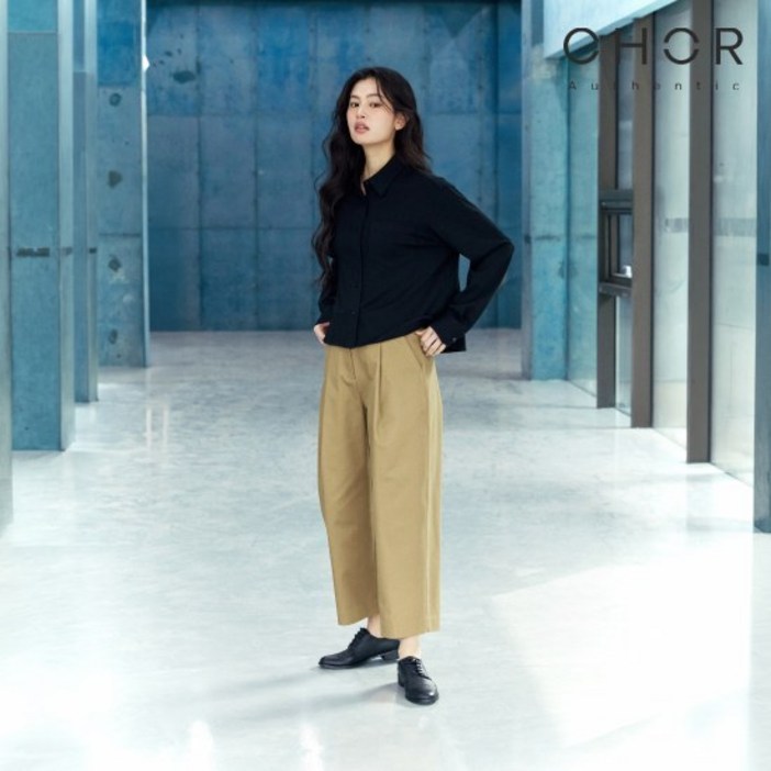코어 어센틱 26SS 크롭 치노 팬츠 런칭 가격 59,900원