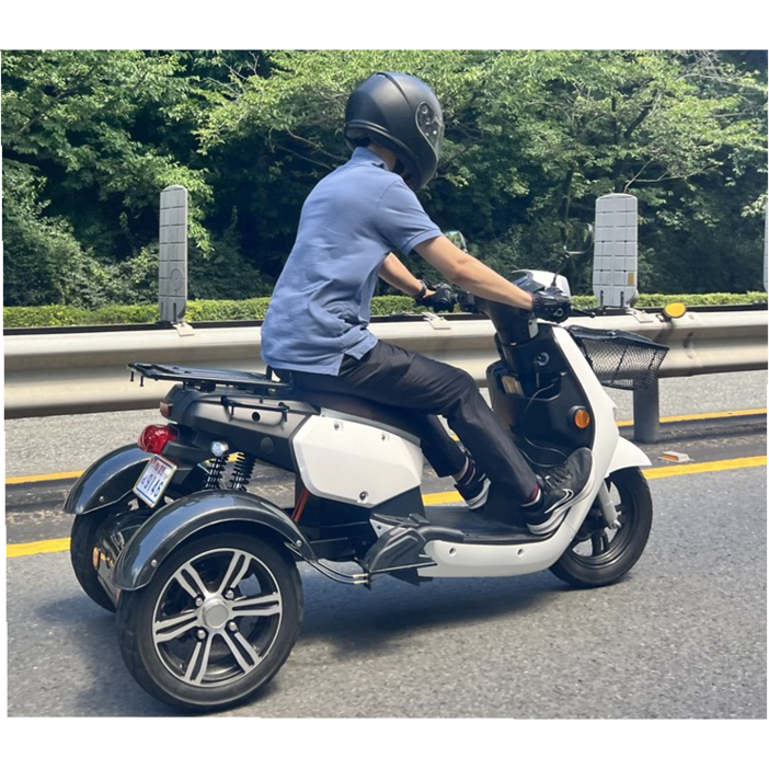 KR 모터스 이스코트리삼륜 환경부 보조금차량 전기스쿠터 V6 브이식스 전기 오토바이