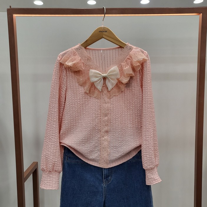 무자크 리본포인트레이스러플넥숏블라우스MQ2WBL15GN