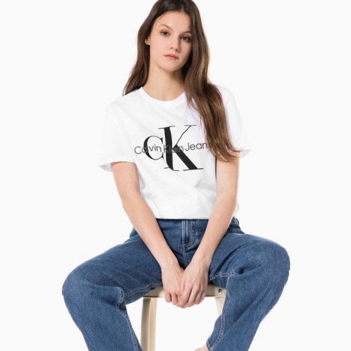 캘빈클라인 캘빈클라인진 여성 스트레이트핏 모노그램 로고 반팔 티셔츠 J218885