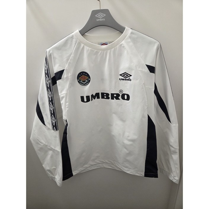 국내백화점판 UMBRO 엄브로 26년 남녀공용 HBL OG 긴팔 피스테 UR121CWT24