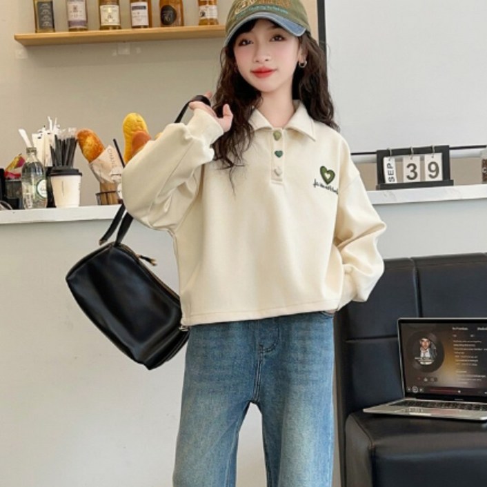 여아 초등생 카라넥 하트단추 맨투맨