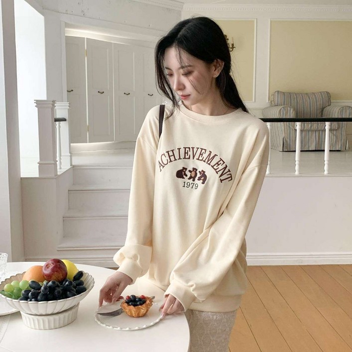 시크블랙 케이핏 루즈핏 곰돌이 자수 맨투맨 cpt17411k5c