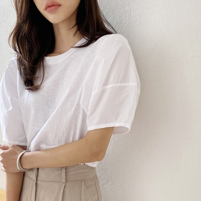 볼륨퍼프소매 벌룬 여름반팔티셔츠