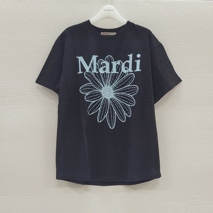 [국내정품] 마르디메크르디 2024 출시 신상 칼라_TSHIRT FLOWERMARDI_반팔 티셔츠_블랙 스카이