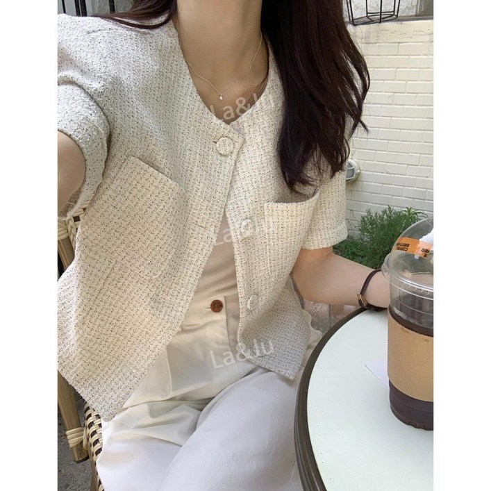 여성 아우터 심플룩 데이트룩 반팔자켓 베이직 자켓, 1개, 블랙 여성 아우터 심플룩 데이트룩 반팔자켓 베이직 자켓, 1개, 블랙