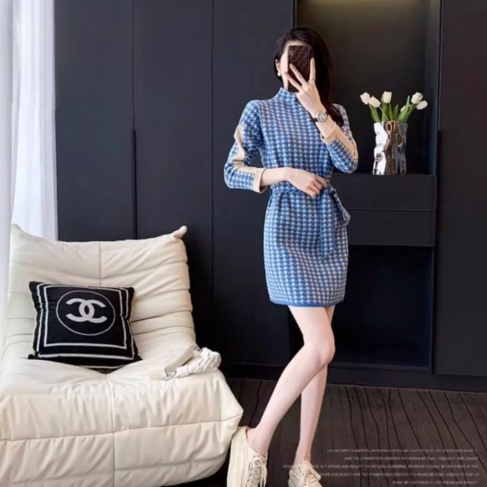 넬로넬리 프리미엄 원단 허리밸트 슬림핏 블루 체크 미니 소프트 니트 원피스