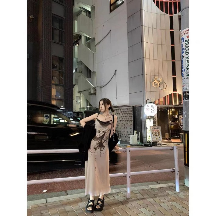 여름 원피스 고급스러움 베이직 모던한 날씬해 보이는