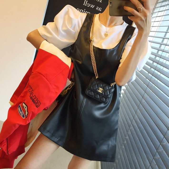 아이미마인 레옹 뷔스티에 A라인 가죽 레더 미니원피스