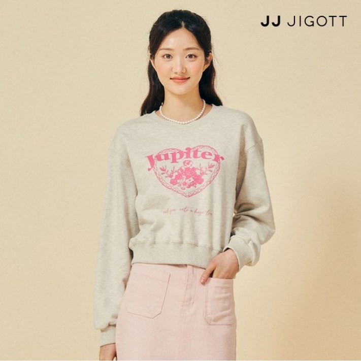 JJ지고트 크롭 프린트 맨투맨 티셔츠 GP3P0TS301