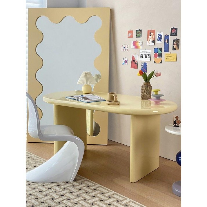 구스타프 웨스트맨 인테리어 타원형 다이닝 식탁 테이블