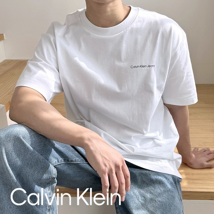 국내매장판 캘빈클라인 CK 남성 스몰 로고 세미 오버핏 반팔 티셔츠 화이트