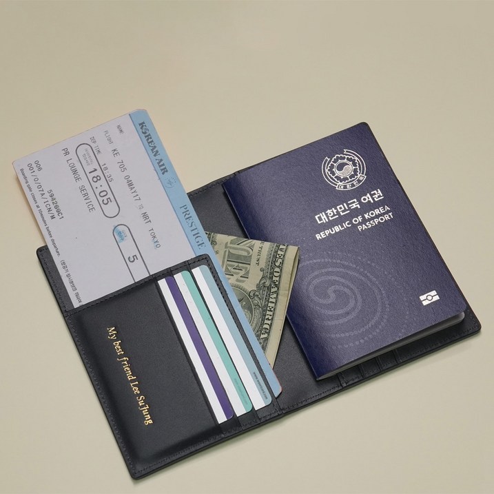 무료각인 RFID 해킹방지 고급 천연 소가죽 사피아노, 타이가, 앱송 소가죽 로진 여권지갑은 선물용 으로도 손색이 없습니다.