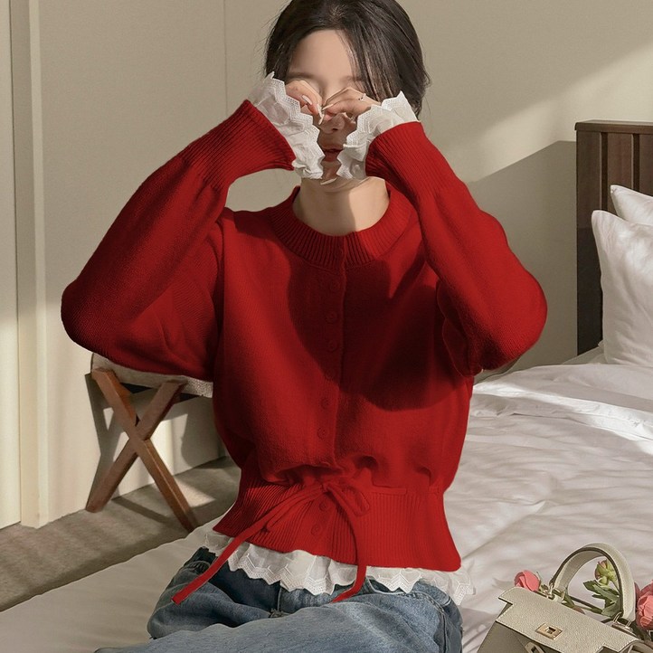 떳다그녀 럼블 레이스 레이어드 이중 배색 펀칭 봄 카디건 데이트룩 러블리 리본 니트가디건 떳다그녀 럼블 레이스 레이어드 이중 배색 펀칭 봄 카디건 데이트룩 러블리 리본 니트가디건