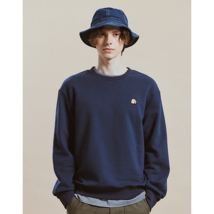 헤지스 피즈 따듯한 기모 스몰로고 와펜 맨투맨 티셔츠