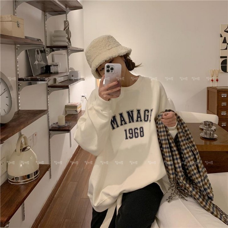 일이오 여성 마리지 레터링 오버핏 맨투맨 일이오 여성 마리지 레터링 오버핏 맨투맨