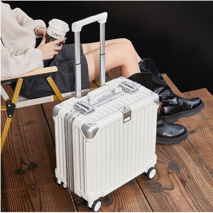 여행용 18인치 가벼운 심플한 기내용 캐리어